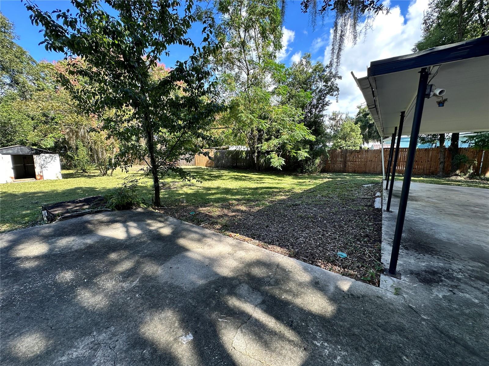 Yard - 1208 BONAIRE DR, LEESBURG