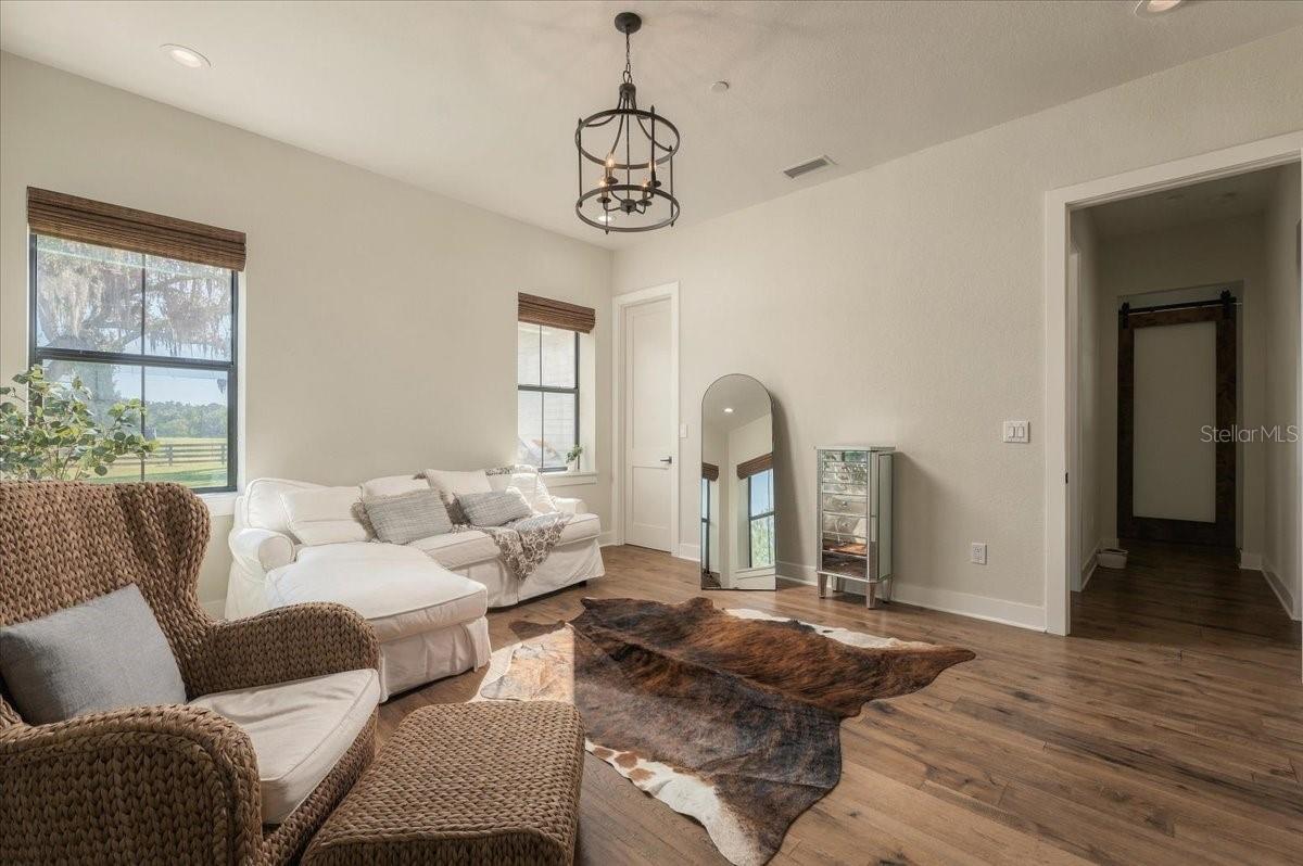 In Law Suite off Pool - 888 TWIN OAKS LN, WINTER HAVEN