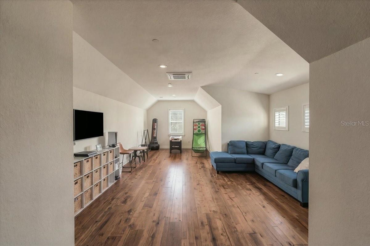Bonus Room / Above Garage Heated & Cooled - 888 TWIN OAKS LN, WINTER HAVEN