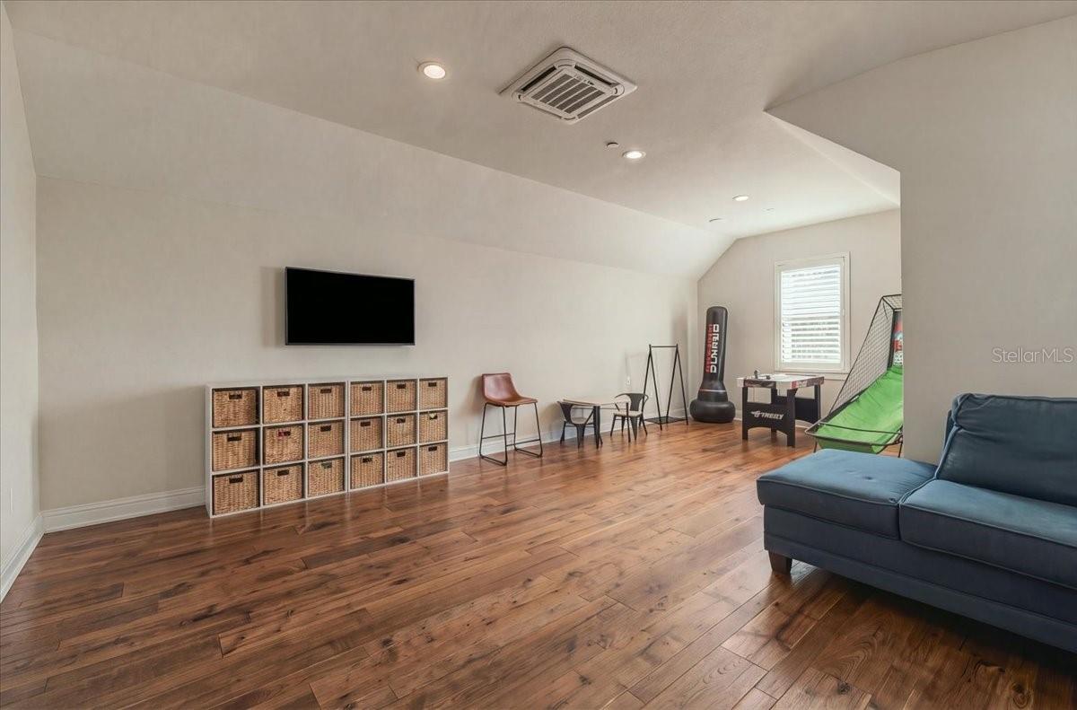 Bonus Room / Above Garage Heated & Cooled - 888 TWIN OAKS LN, WINTER HAVEN