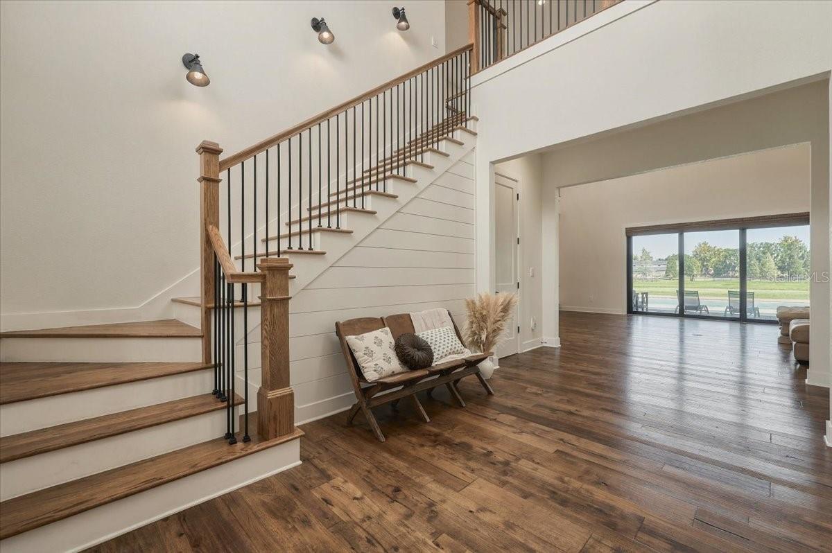 Staircase - 888 TWIN OAKS LN, WINTER HAVEN