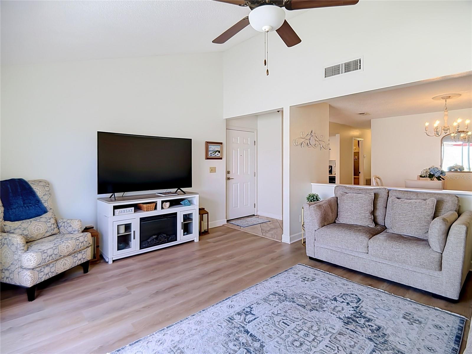 Condominium at 3936 OAK LOOP #7, MULBERRY, photo 10 of 38