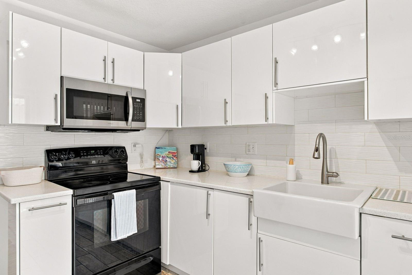 Condominium at 515 MISTLETOE CT #B, SAFETY HARBOR, photo 7 of 32