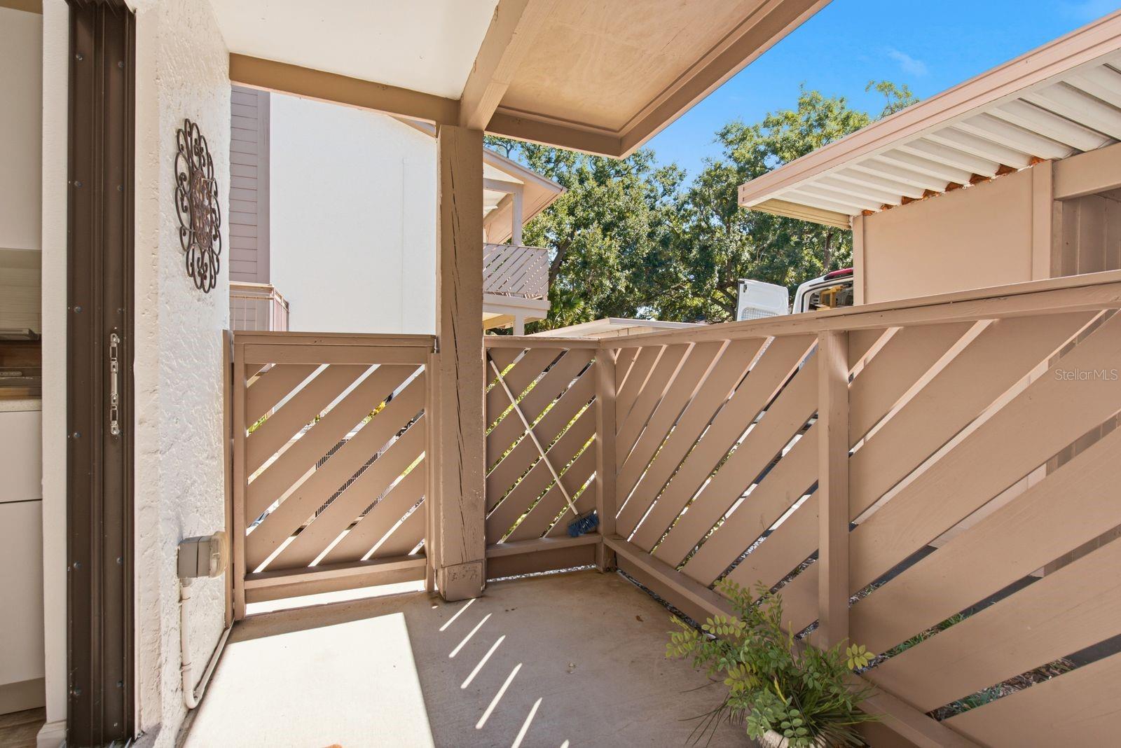 Patio off kitchen - 515 MISTLETOE CT #B, SAFETY HARBOR