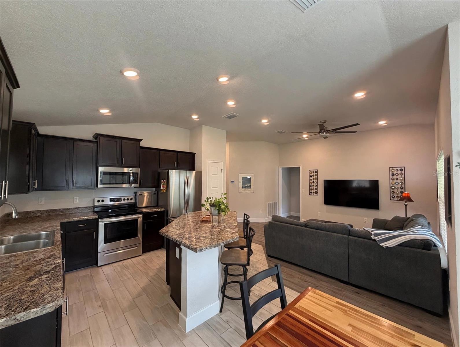 Single Family Residence at 9284 SE 161ST PL, SUMMERFIELD, photo 10 of 19