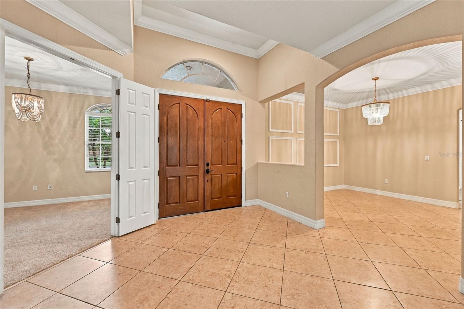 Entrance (Office/Den to the left and Formal Dining Room to the right) - 2139 TILLMAN AVE, WINTER GARDEN