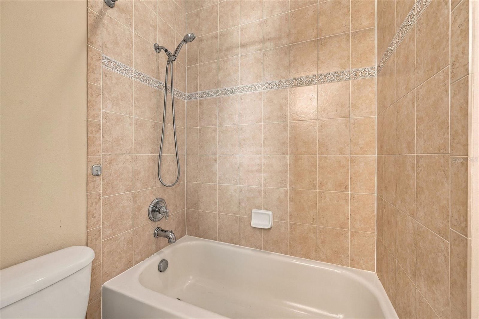 Jack & Jill Bathroom - 2139 TILLMAN AVE, WINTER GARDEN