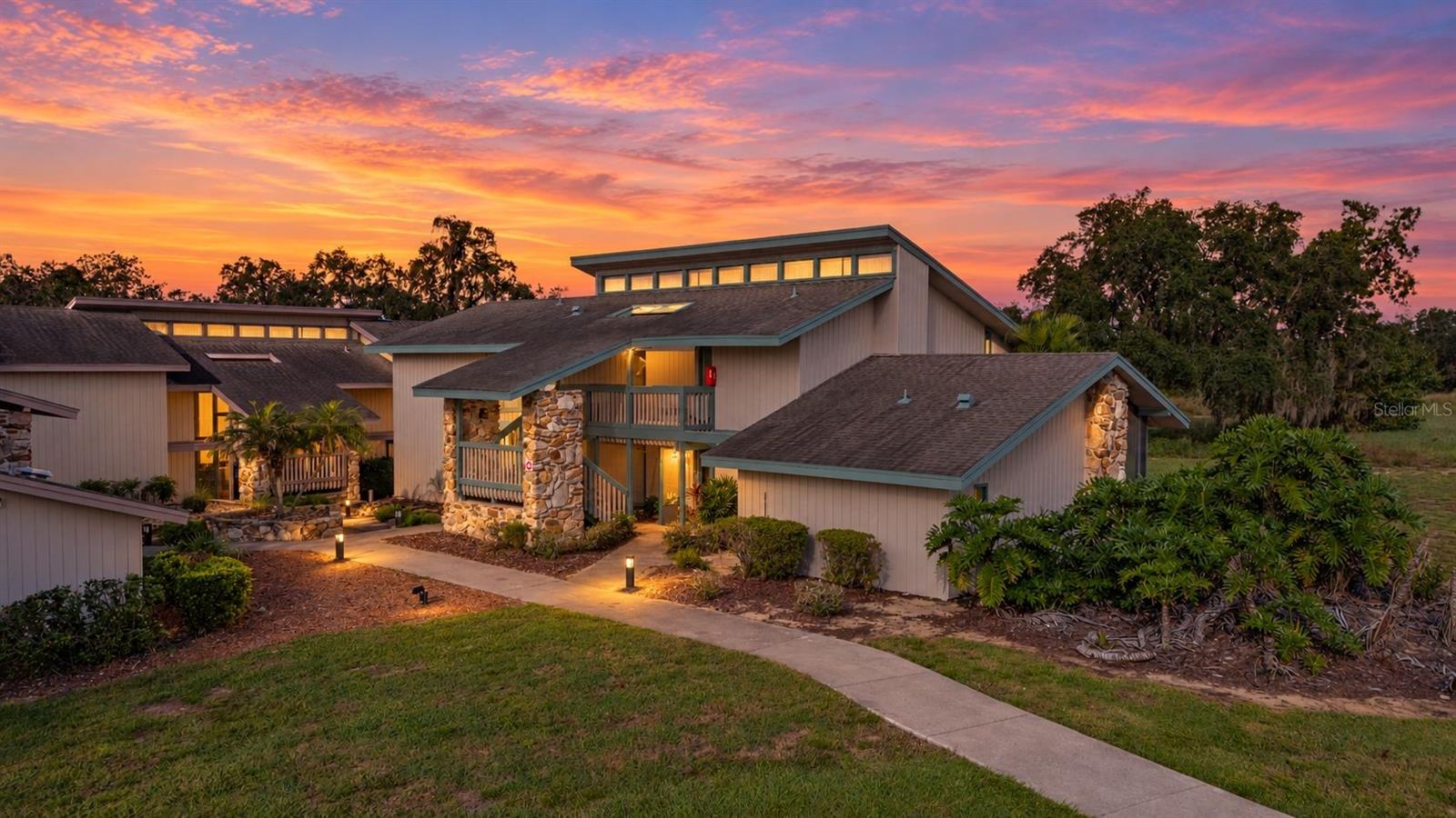 2011 CORNER LAKE DR