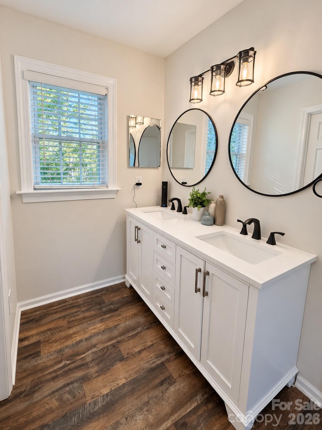 Single Family Residence at 8730 Fieldgate Drive, Charlotte, photo 10 of 17