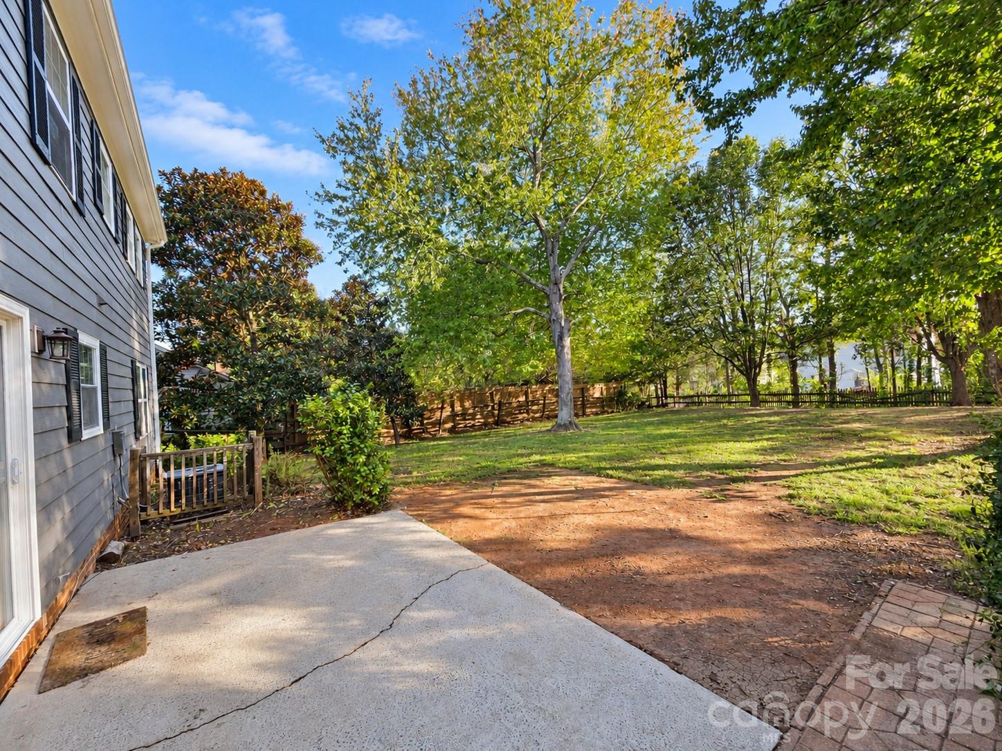 Single Family Residence at 8730 Fieldgate Drive, Charlotte, photo 15 of 17