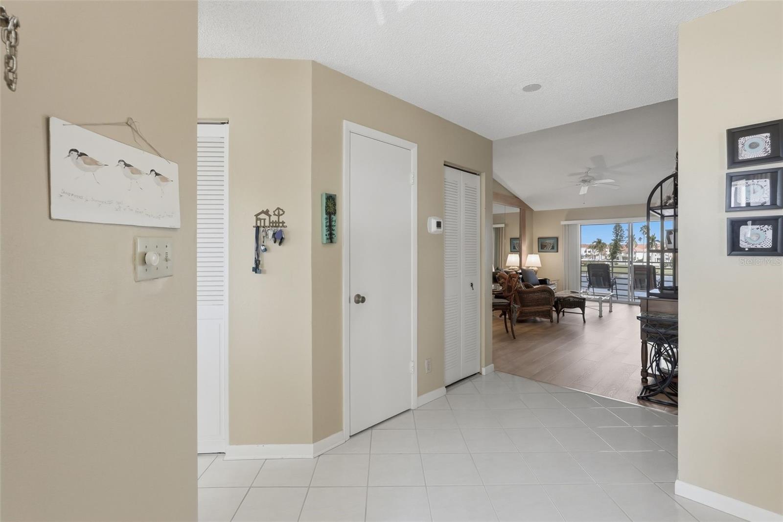 Condominium at 6100 BAHIA DEL MAR CIR #204, ST PETERSBURG, photo 7 of 41