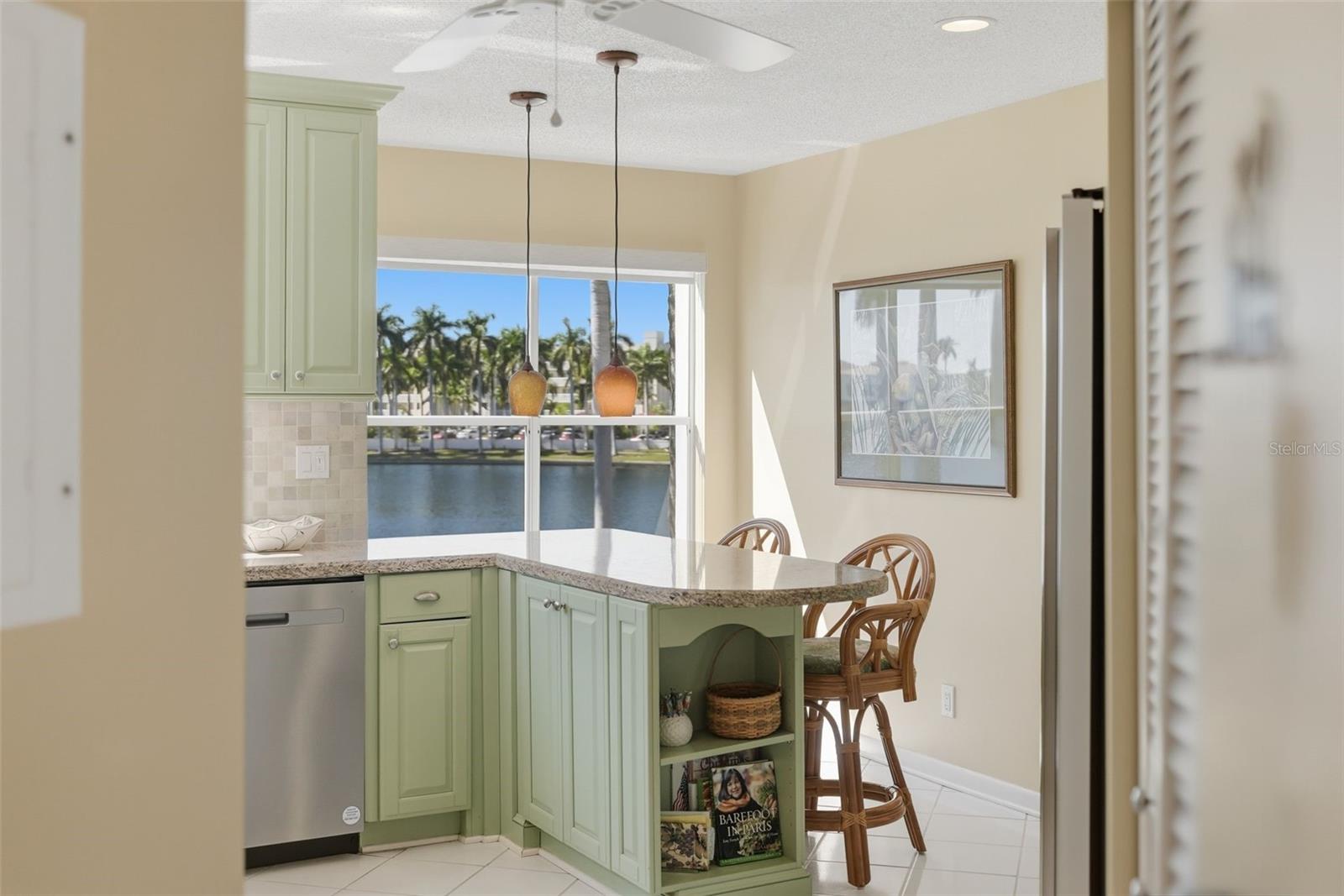 Condominium at 6100 BAHIA DEL MAR CIR #204, ST PETERSBURG, photo 8 of 41