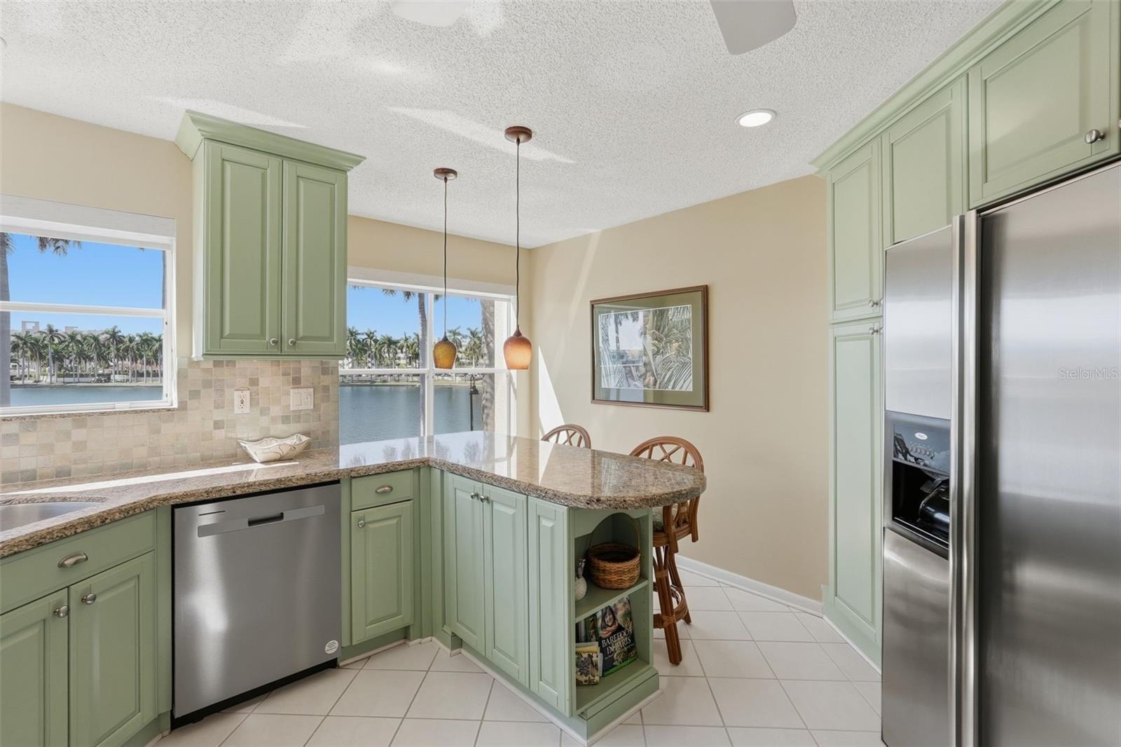 Condominium at 6100 BAHIA DEL MAR CIR #204, ST PETERSBURG, photo 10 of 41
