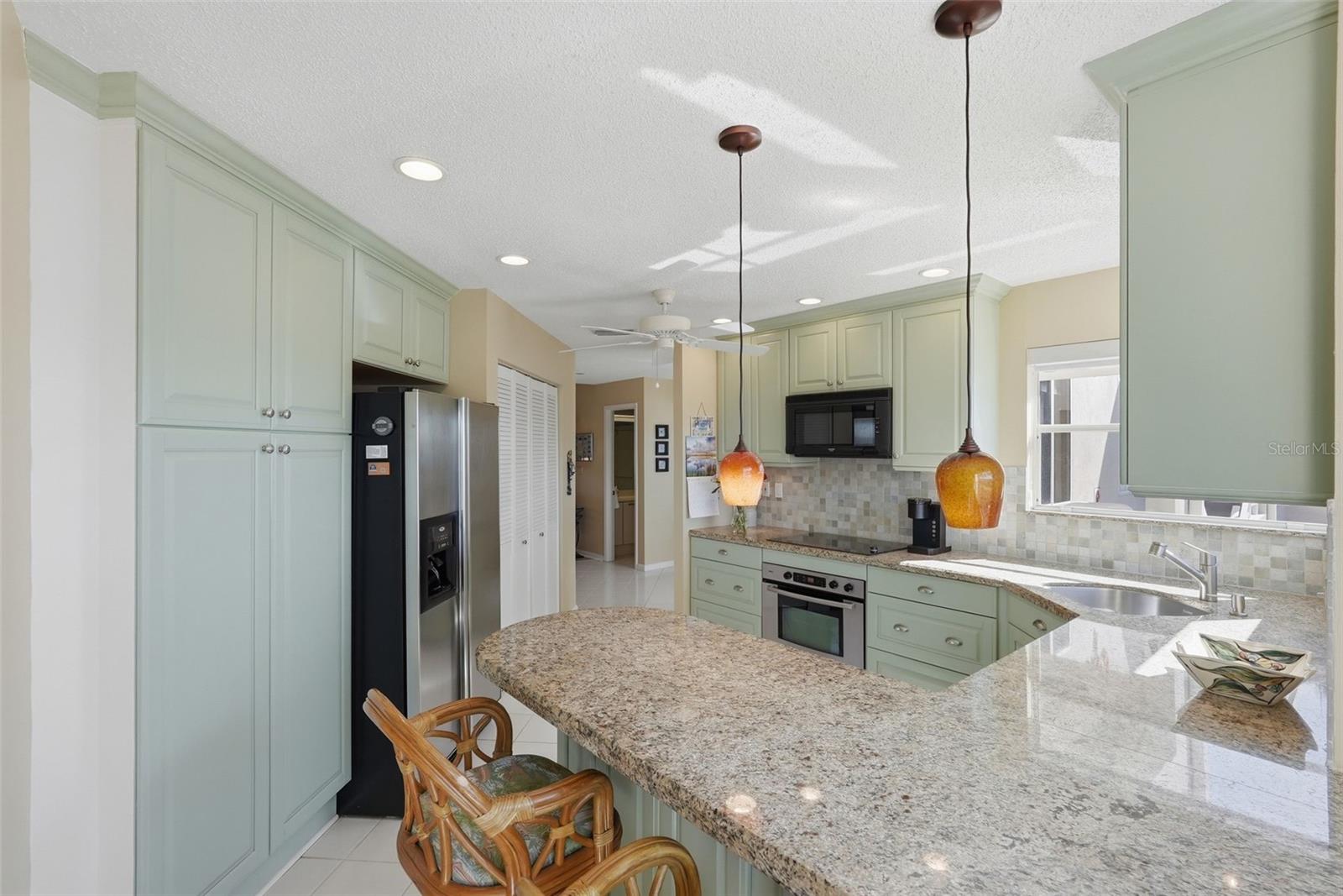 Condominium at 6100 BAHIA DEL MAR CIR #204, ST PETERSBURG, photo 14 of 41