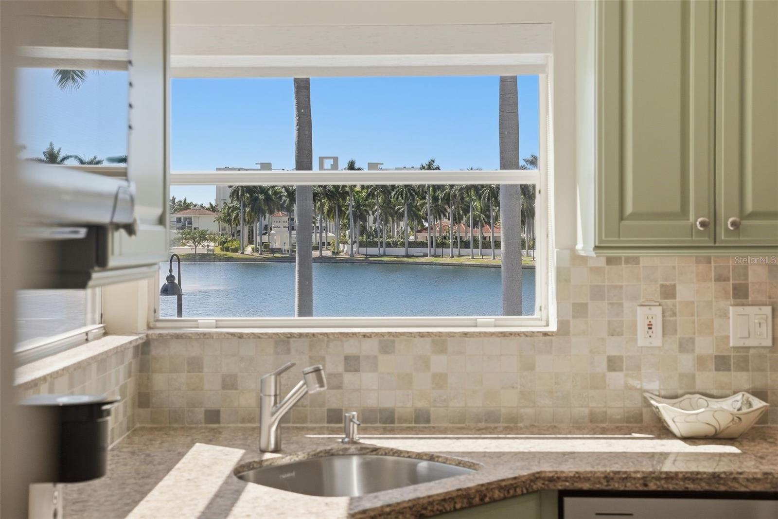 Condominium at 6100 BAHIA DEL MAR CIR #204, ST PETERSBURG, photo 15 of 41