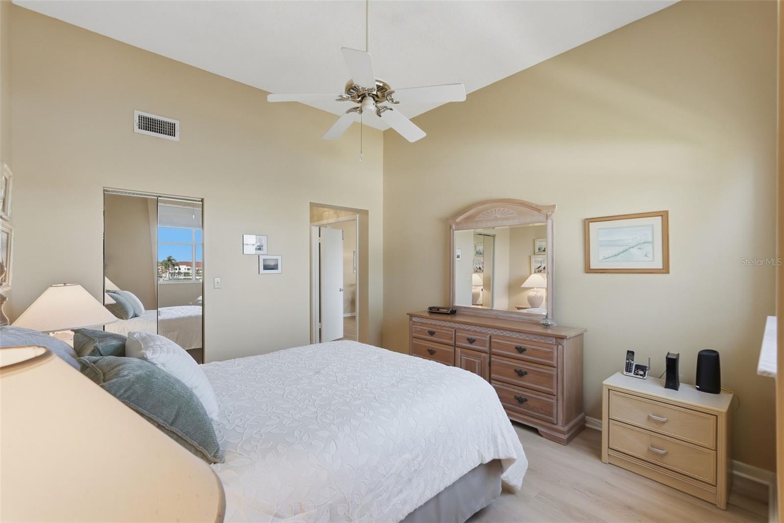Condominium at 6100 BAHIA DEL MAR CIR #204, ST PETERSBURG, photo 28 of 41