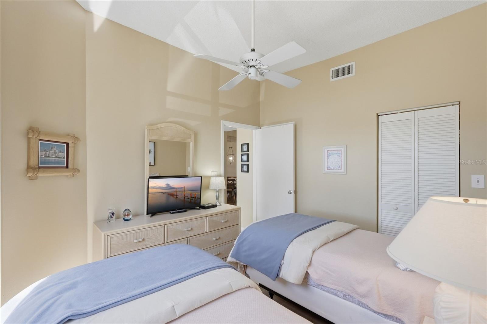 Condominium at 6100 BAHIA DEL MAR CIR #204, ST PETERSBURG, photo 32 of 41