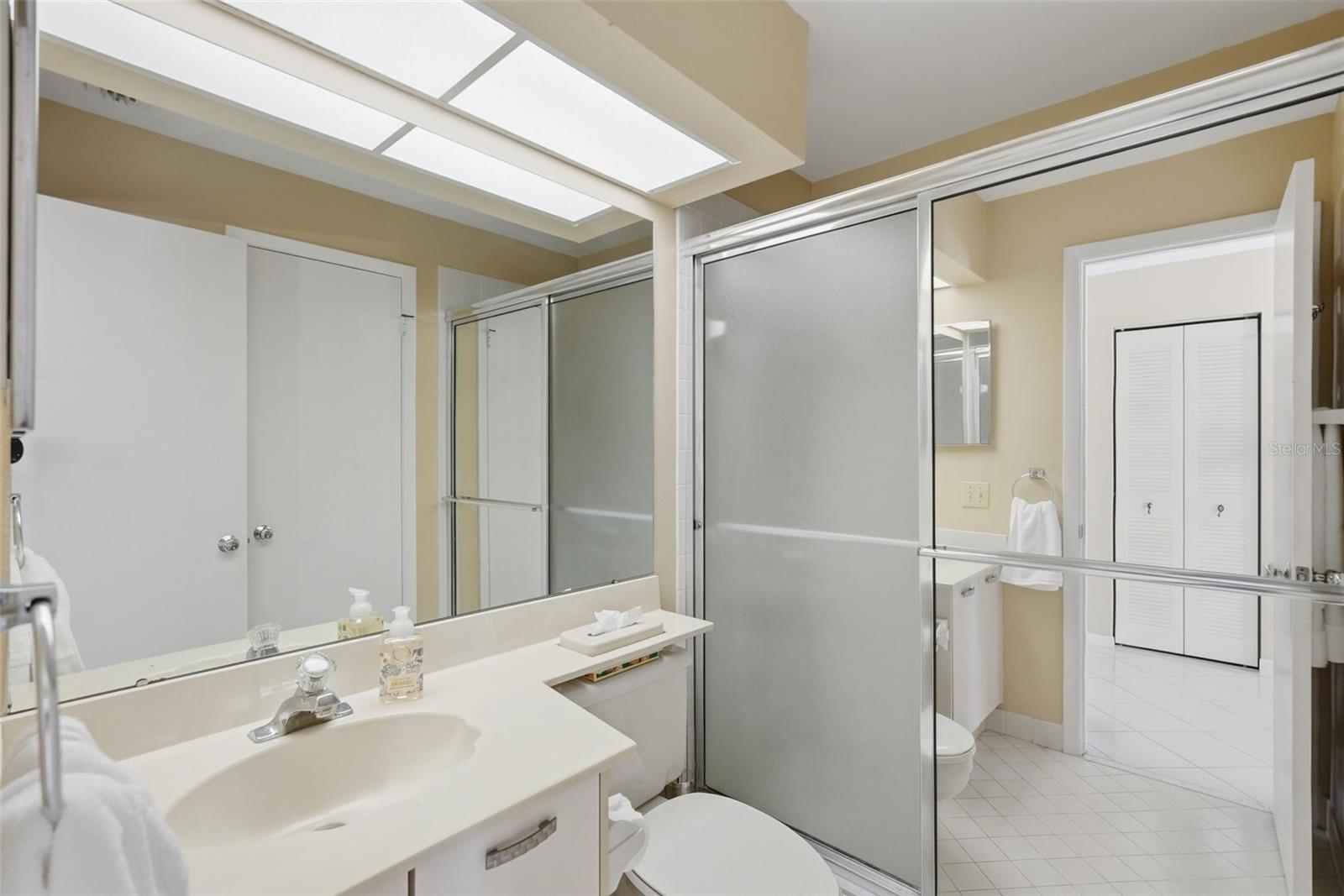 Condominium at 6100 BAHIA DEL MAR CIR #204, ST PETERSBURG, photo 34 of 41