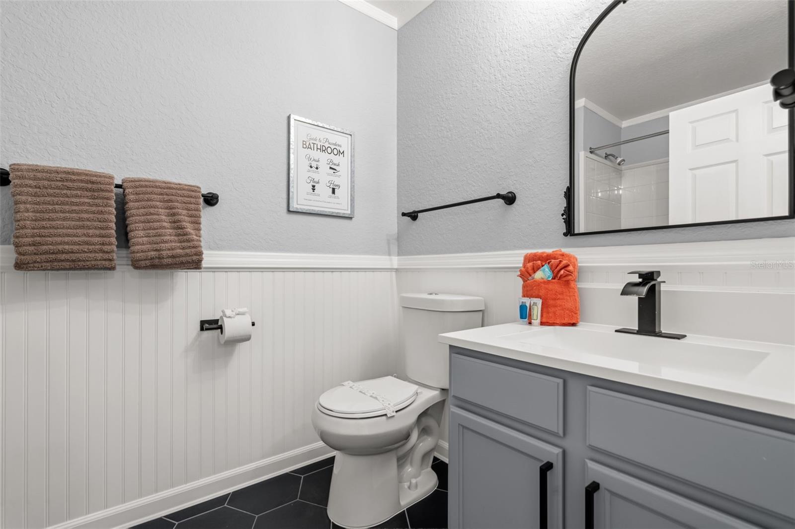 Bathroom #2. - 4600 YELLOWGOLD RD W #105, KISSIMMEE