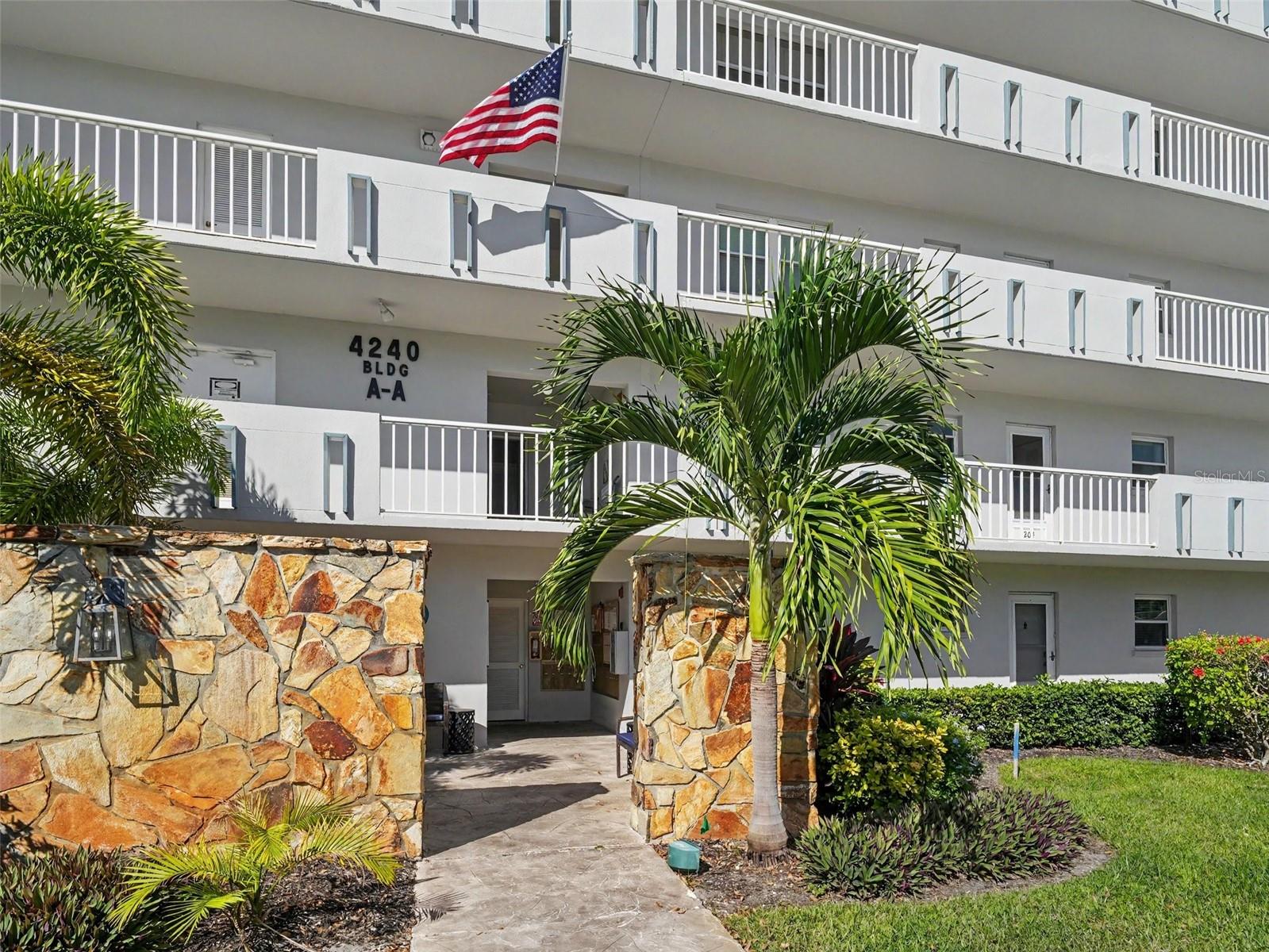 Condominium at 4240 IRONWOOD CIR #104A, BRADENTON, photo 9 of 32