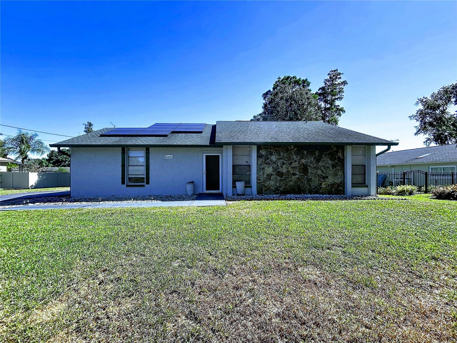3202 PINE SHADOW DR