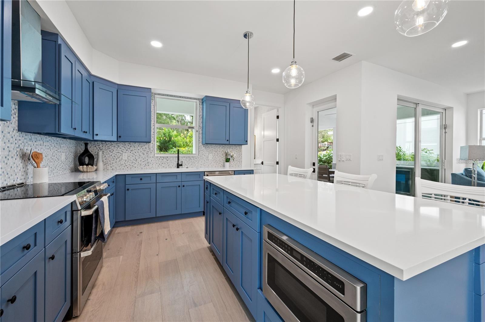 Single Family Residence at 1647 SIESTA DR, SARASOTA, photo 18 of 42