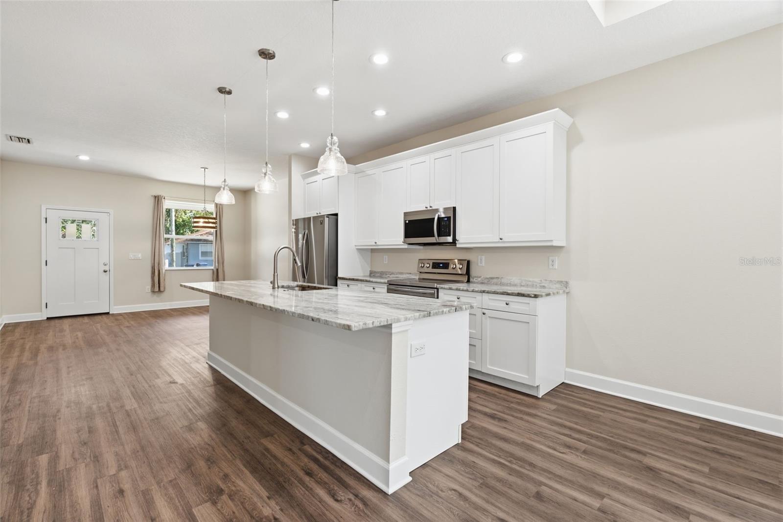Single Family Residence at 10118 N BROOKS ST, TAMPA, photo 14 of 50