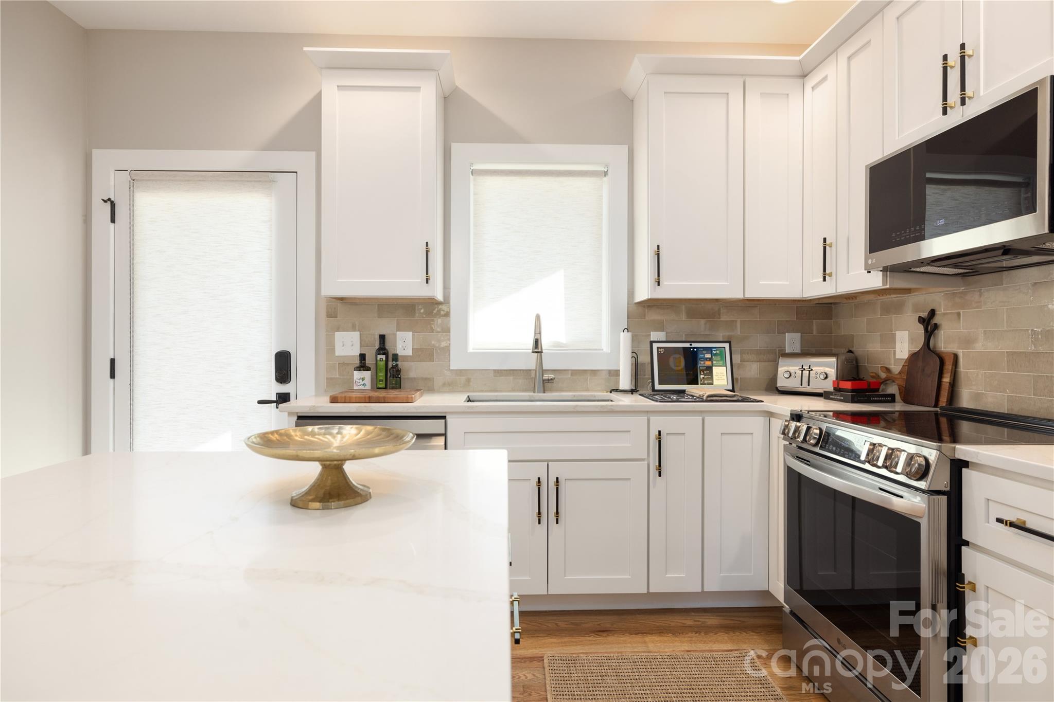 Single Family Residence at 3 Mountain View Avenue, Black Mountain, photo 14 of 31