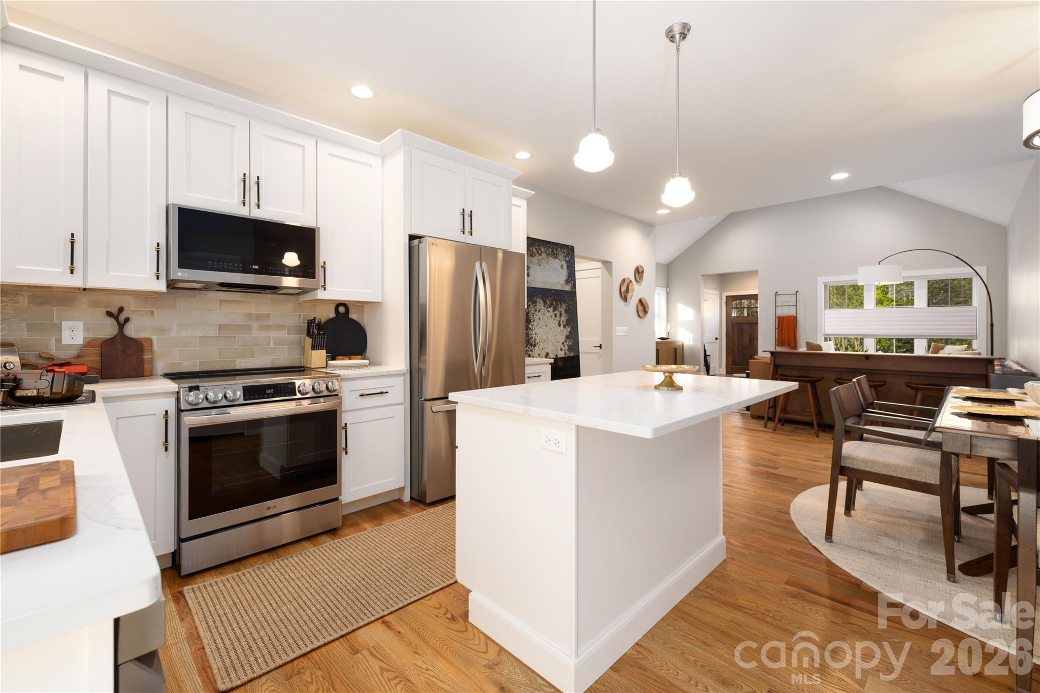 Single Family Residence at 3 Mountain View Avenue, Black Mountain, photo 15 of 31