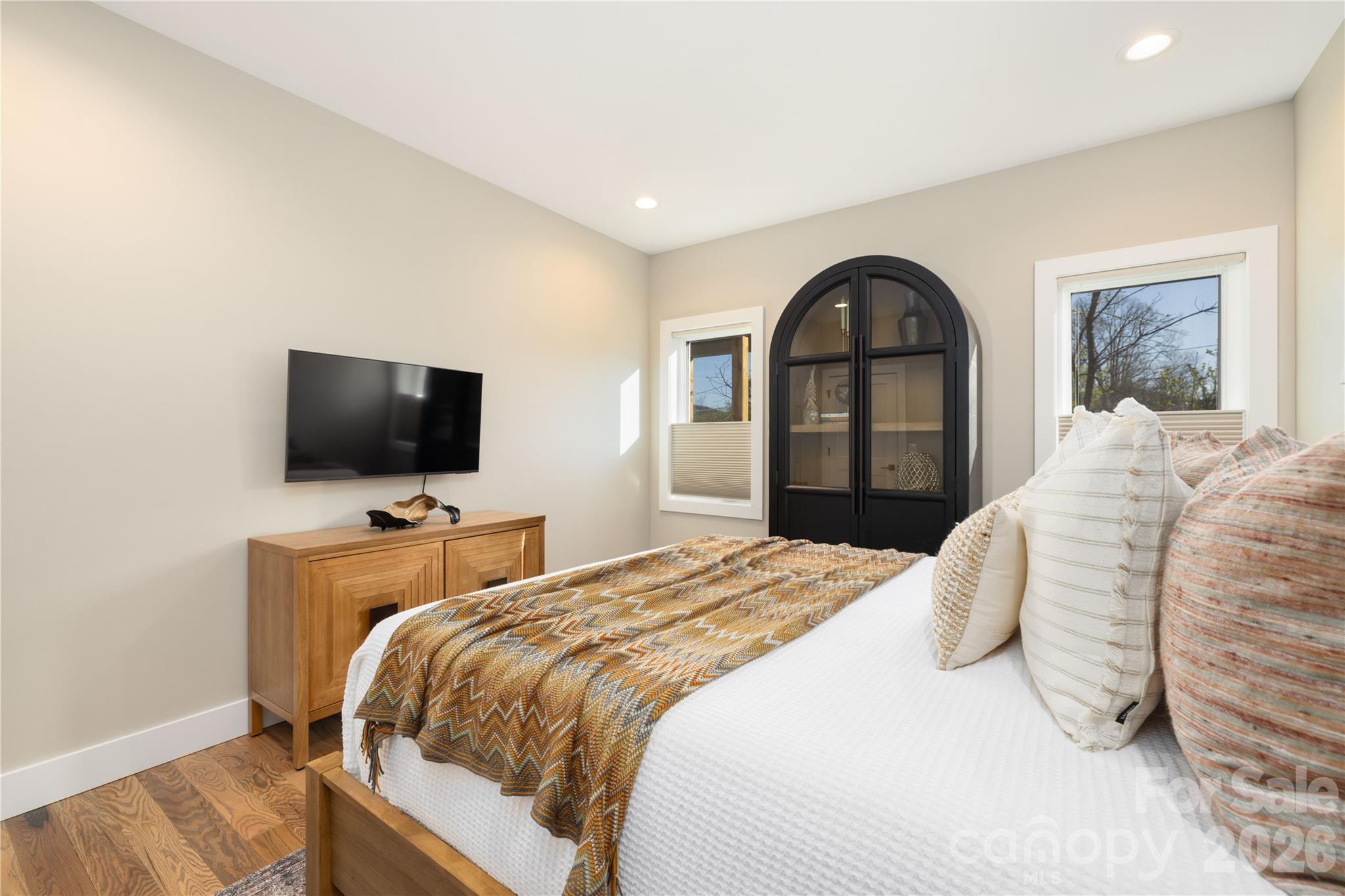Single Family Residence at 3 Mountain View Avenue, Black Mountain, photo 19 of 31