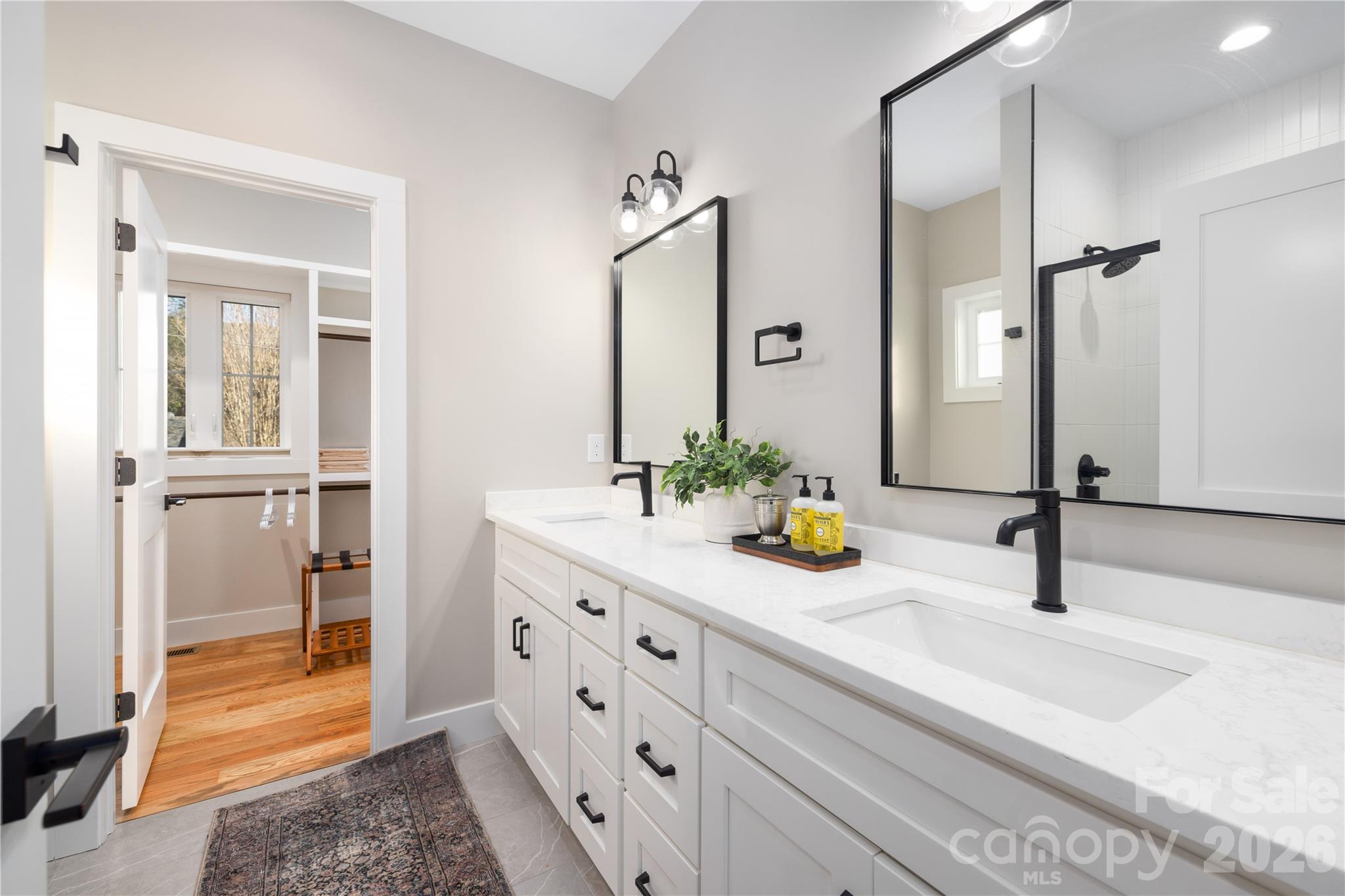 Single Family Residence at 3 Mountain View Avenue, Black Mountain, photo 20 of 31