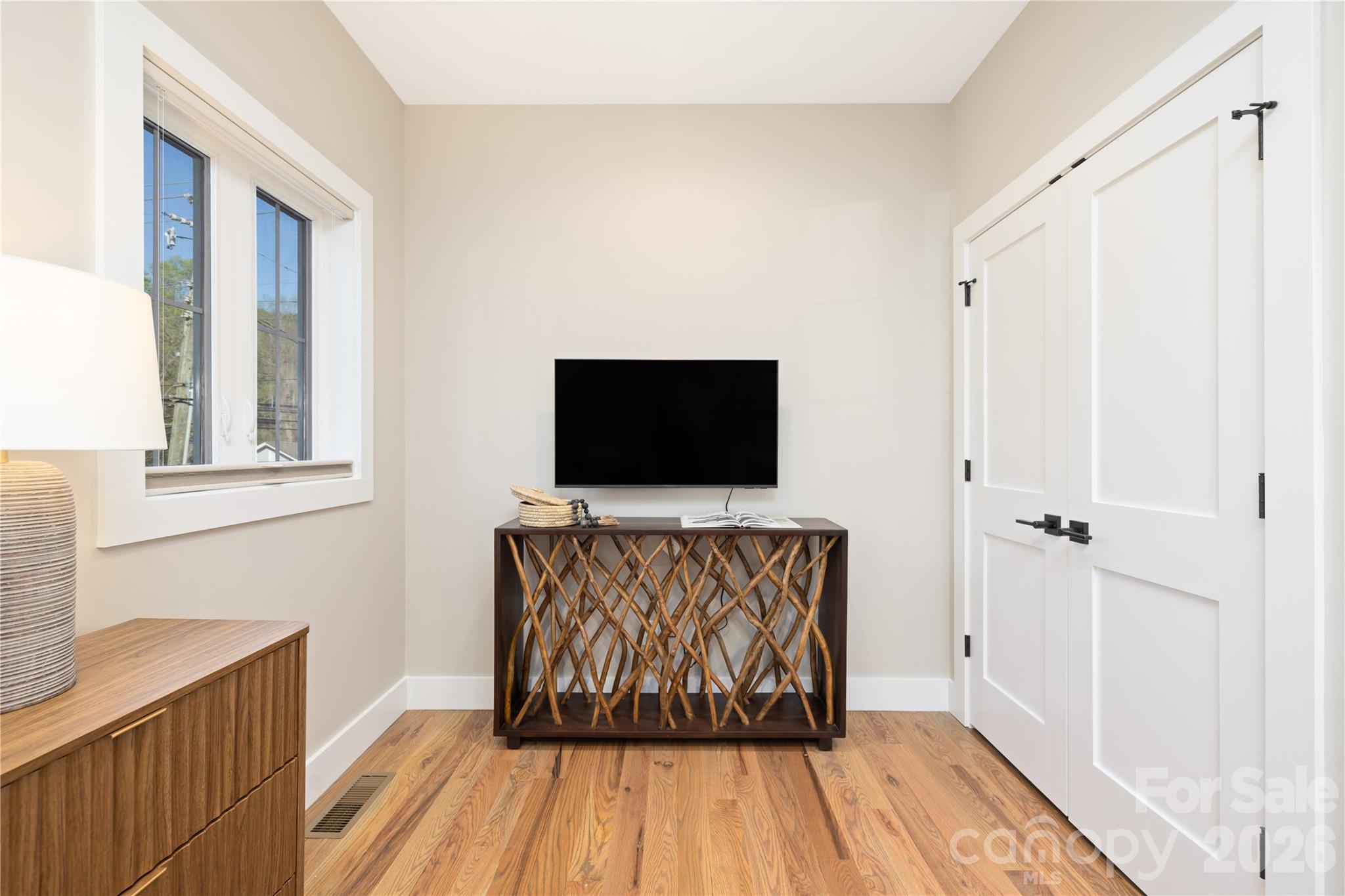 Single Family Residence at 3 Mountain View Avenue, Black Mountain, photo 23 of 31