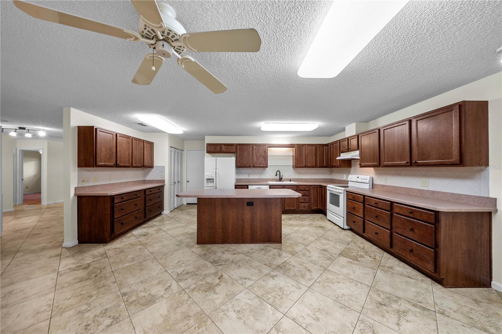 Villa at 9529 SW 85TH AVE #D, OCALA, photo 11 of 37