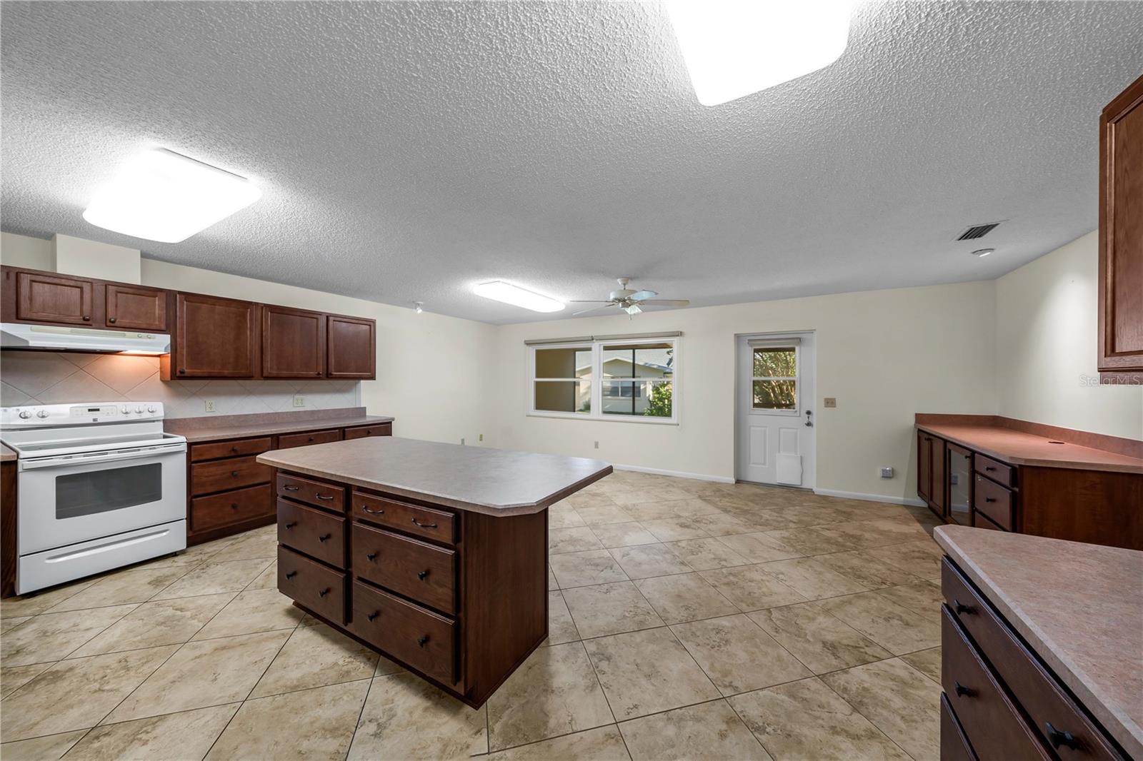 Villa at 9529 SW 85TH AVE #D, OCALA, photo 12 of 37