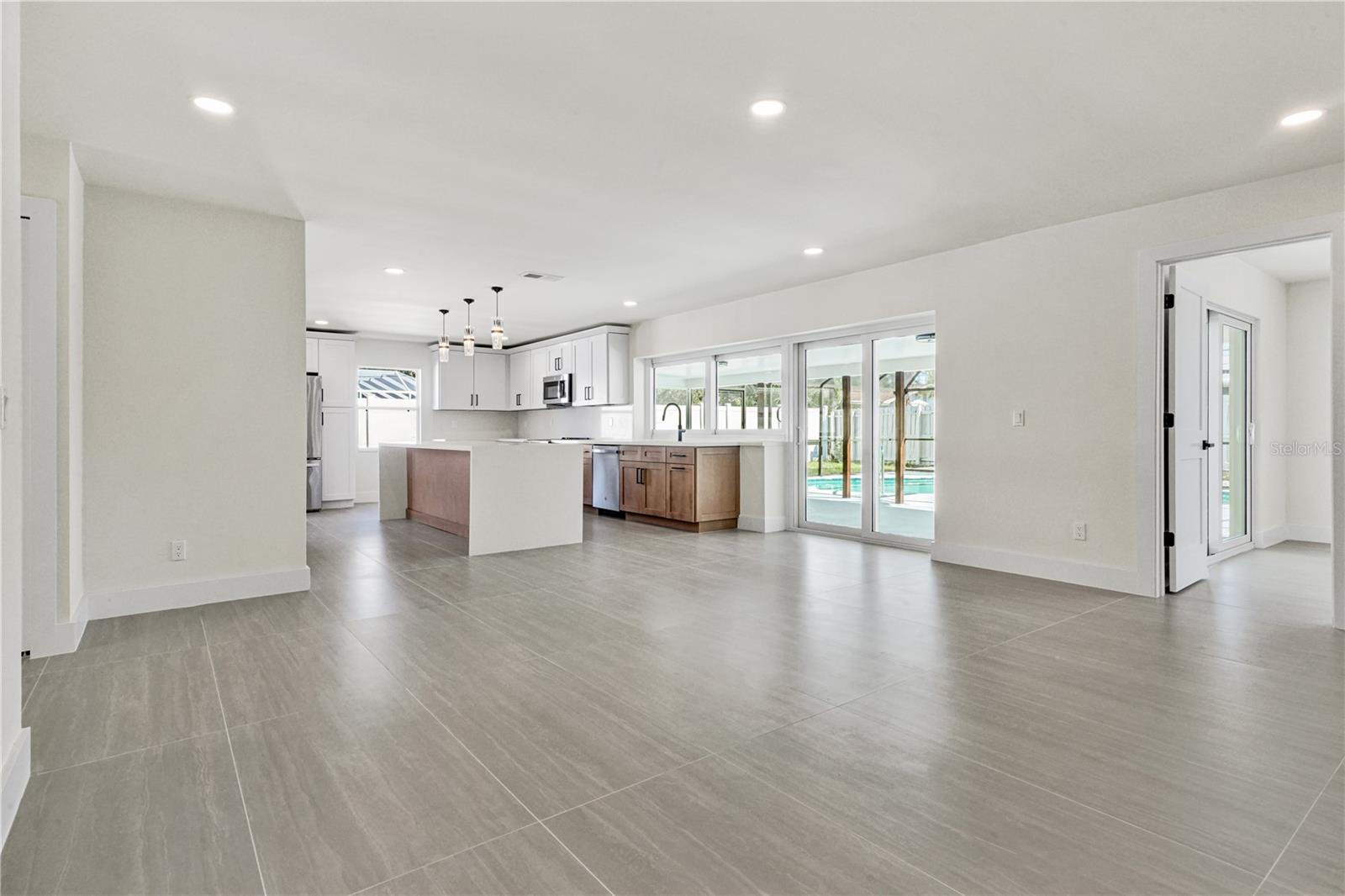 living room - 915 60TH ST W, BRADENTON