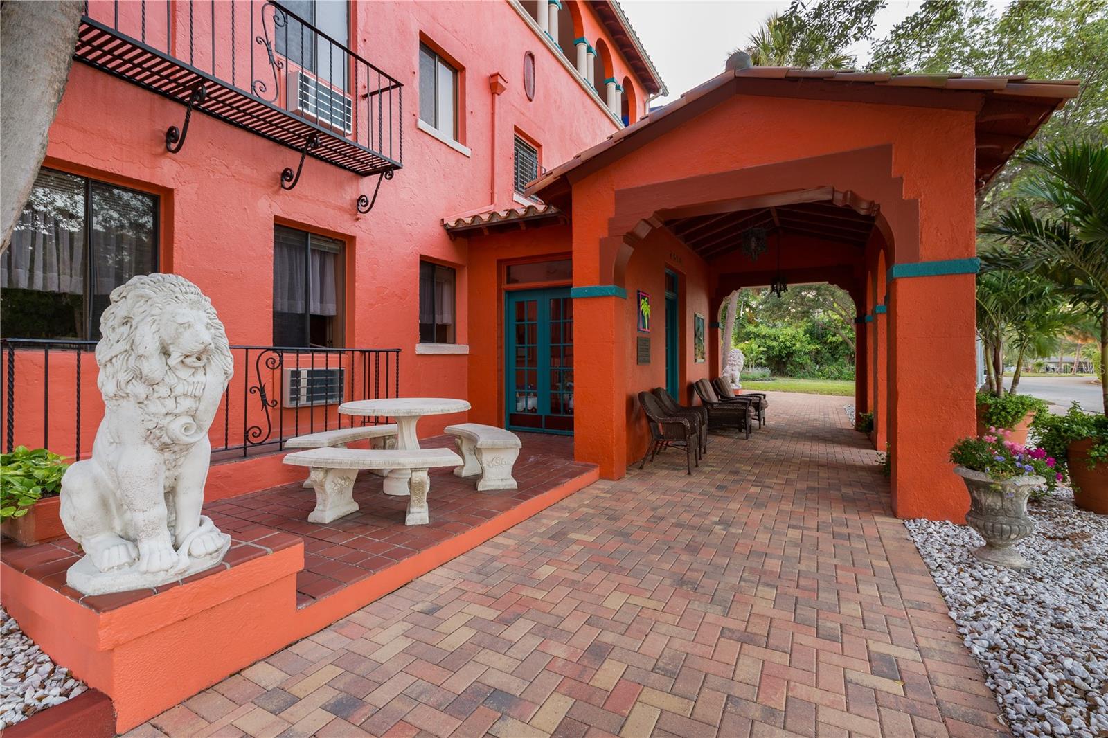 Hotel/Motel at 7014 WILLOW ST, SARASOTA, photo 2 of 10
