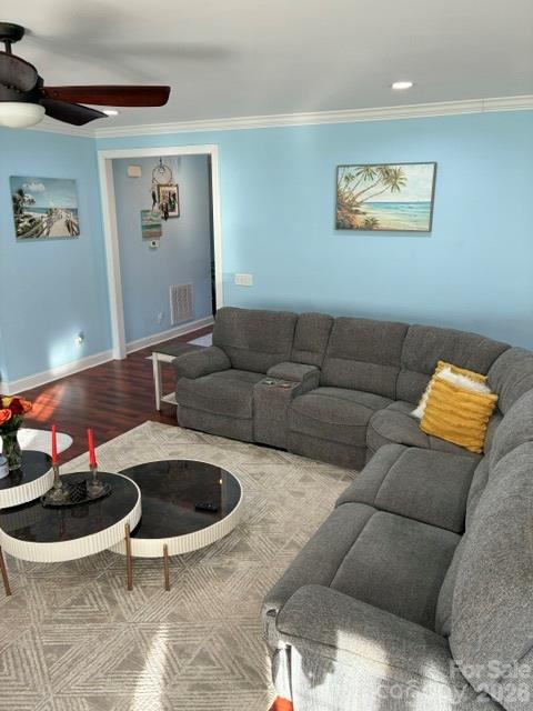 Living Room - 3120 Poole Road, Salisbury