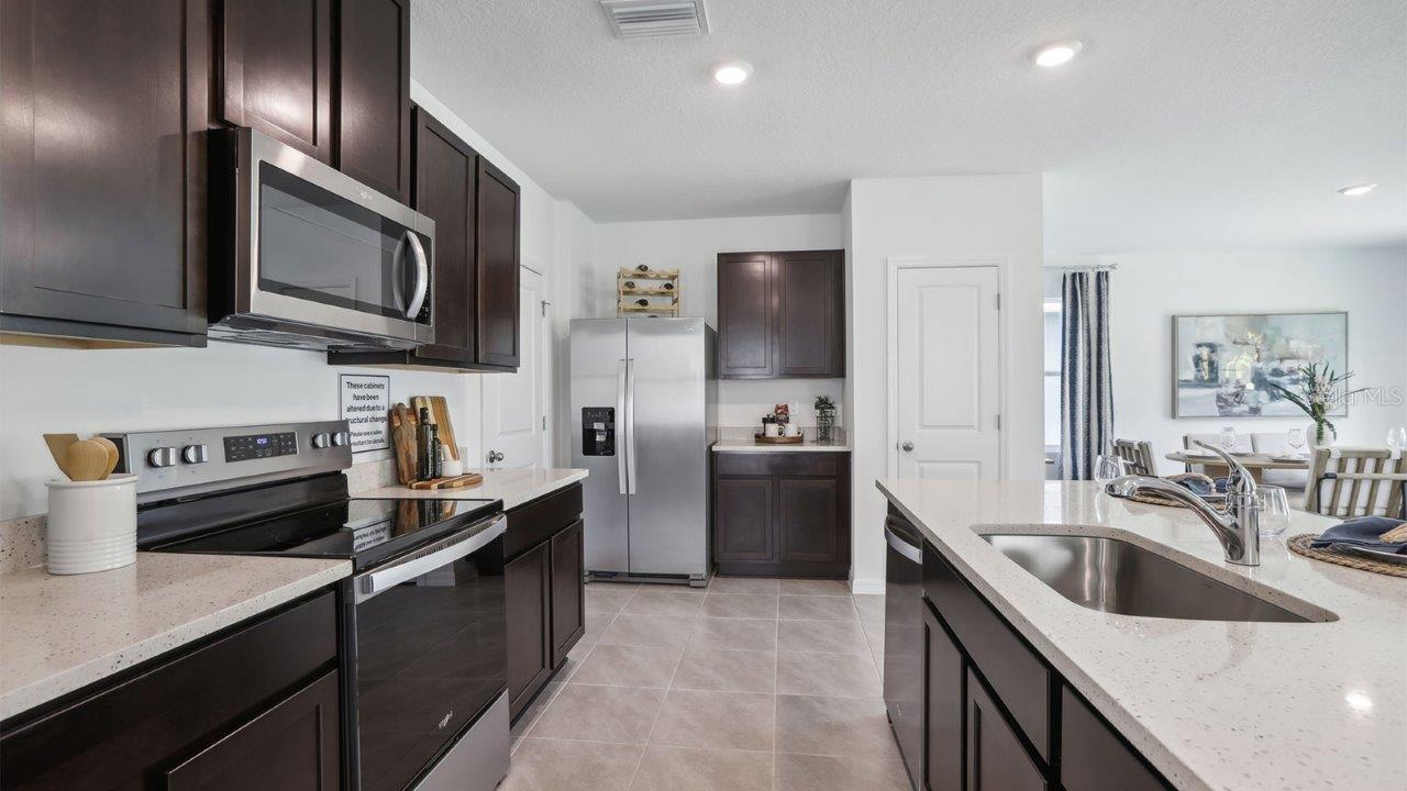 Single Family Residence at 15033 COLTMAN HILL DR, WIMAUMA, photo 6 of 26