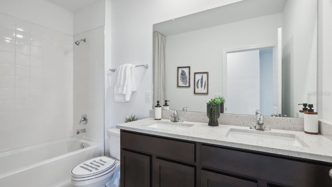 Single Family Residence at 15033 COLTMAN HILL DR, WIMAUMA, photo 11 of 26