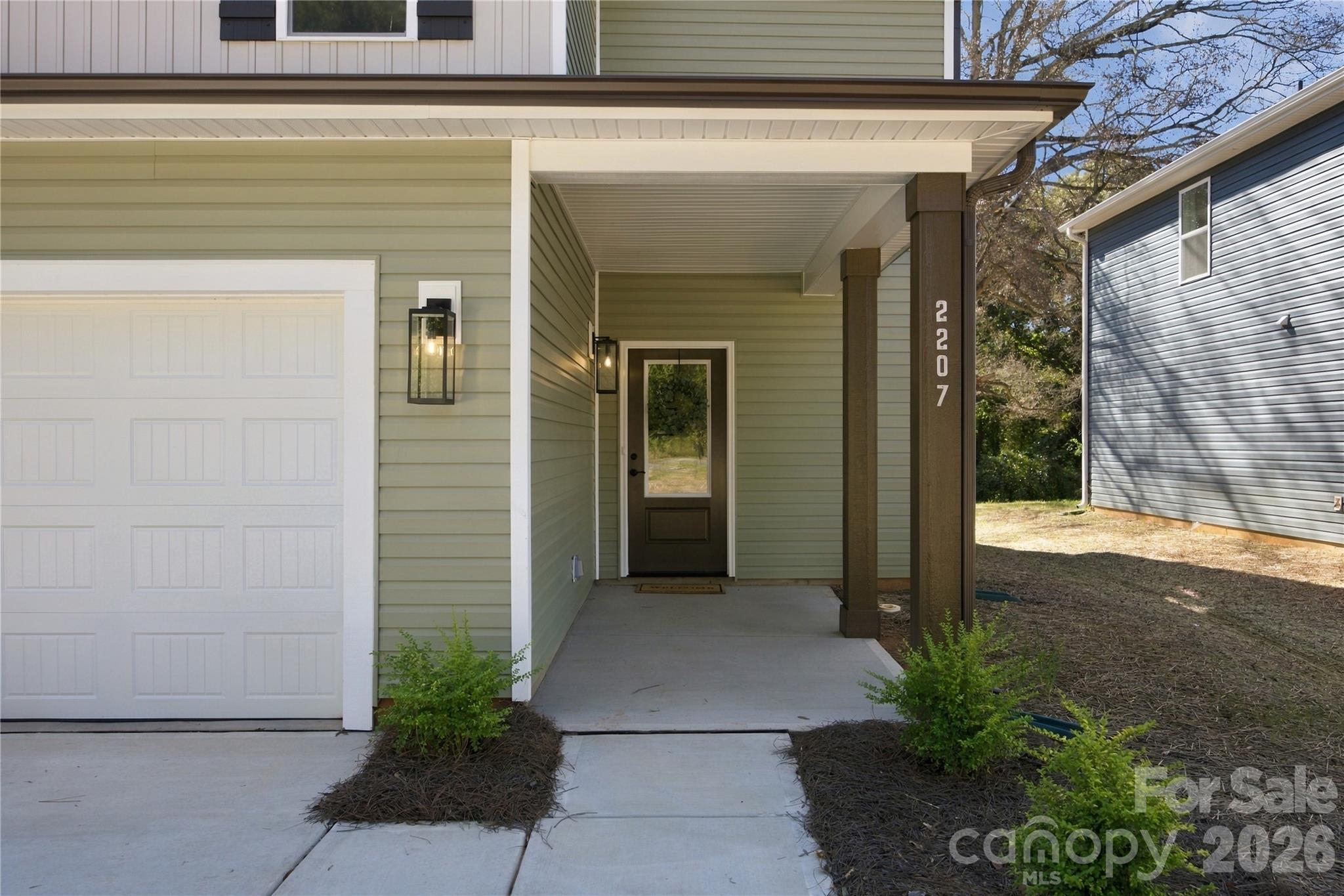 Single Family Residence at 2207 W Seventh Avenue, Gastonia, photo 3 of 38