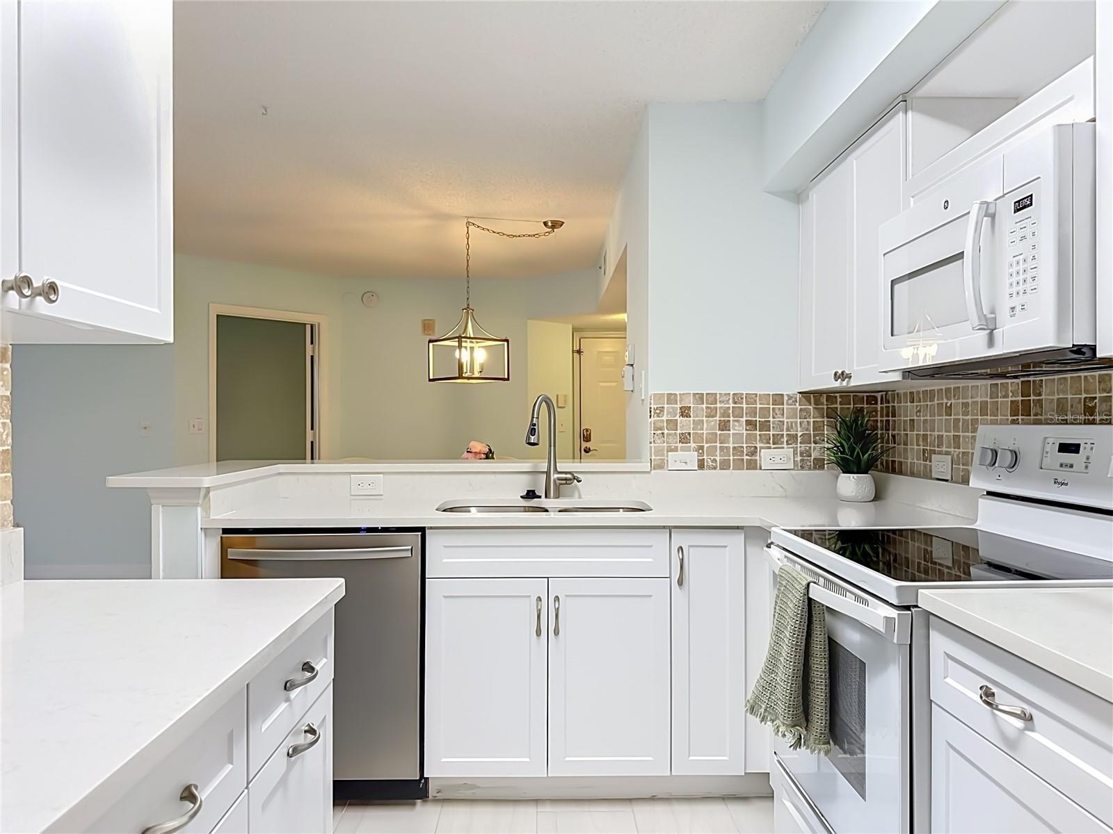 Kitchen - 8880 COLONNADES CT W #413, BONITA SPRINGS
