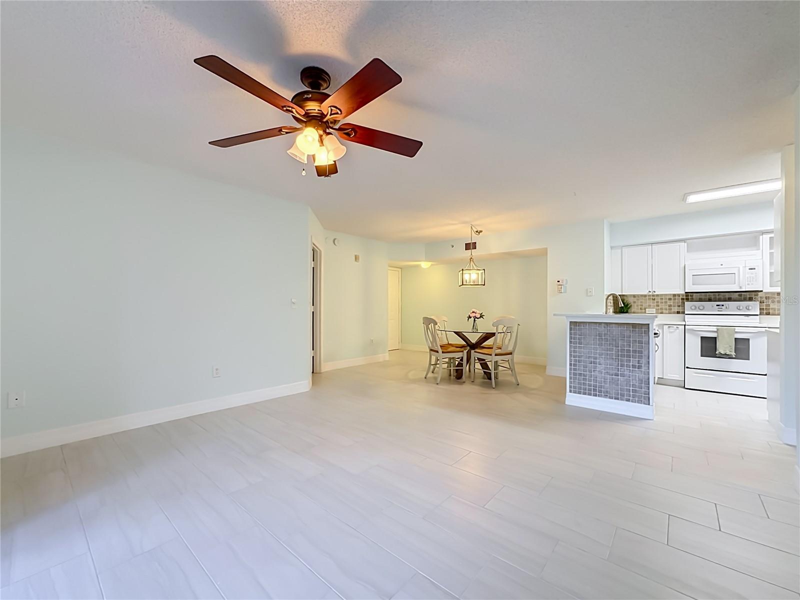 Dining/Great Room - 8880 COLONNADES CT W #413, BONITA SPRINGS