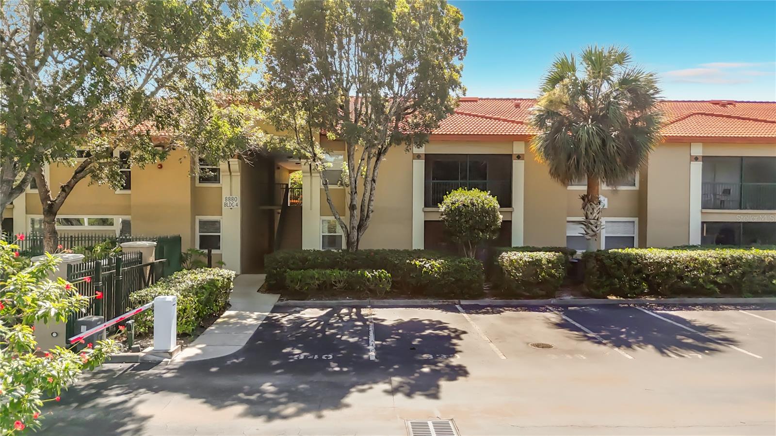 Entry - 8880 COLONNADES CT W #413, BONITA SPRINGS