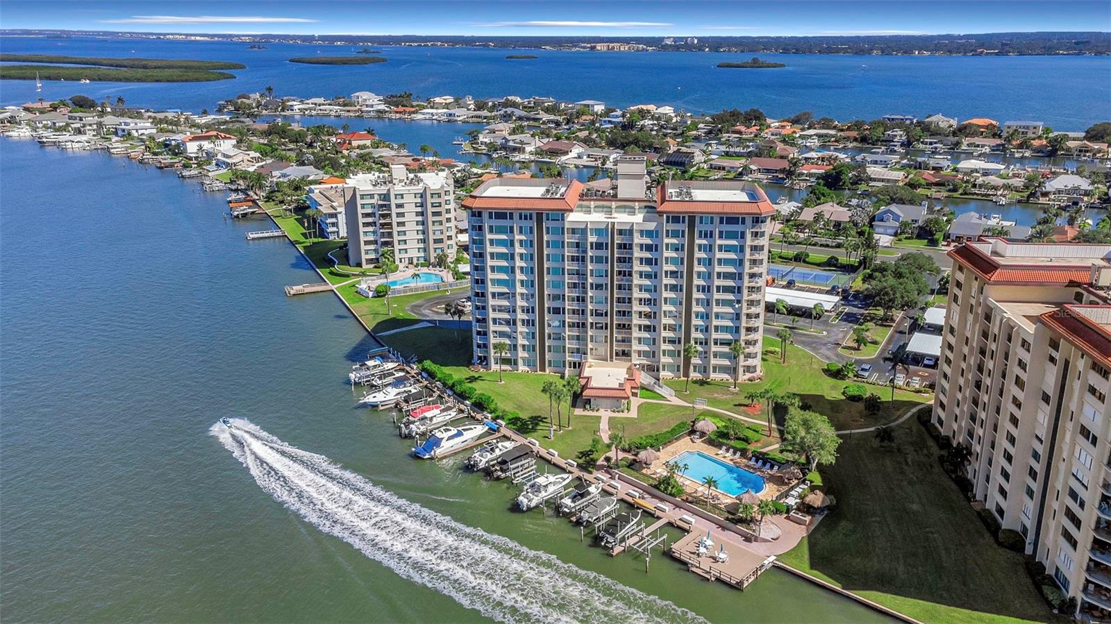 736 ISLAND WAY #601
