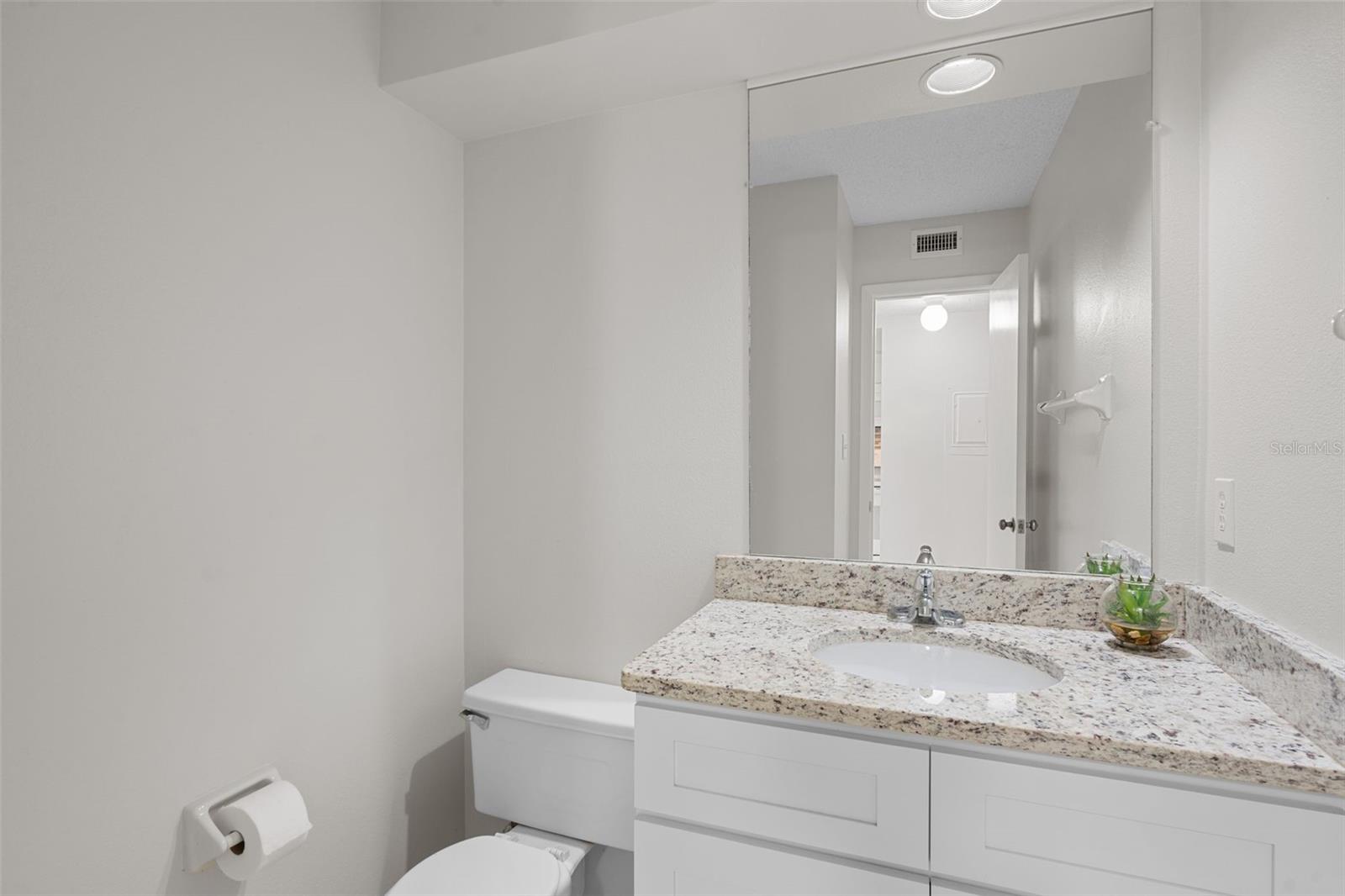 Condominium at 6604 DRAW LN #115, SARASOTA, photo 21 of 38