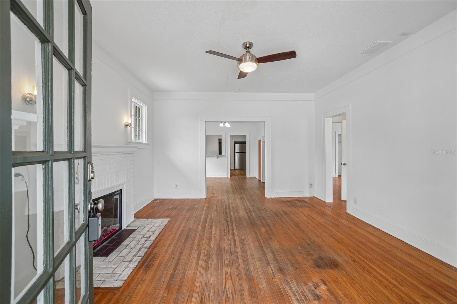 Living Room - View from Front Door - 1533 E ELM RD, LAKELAND