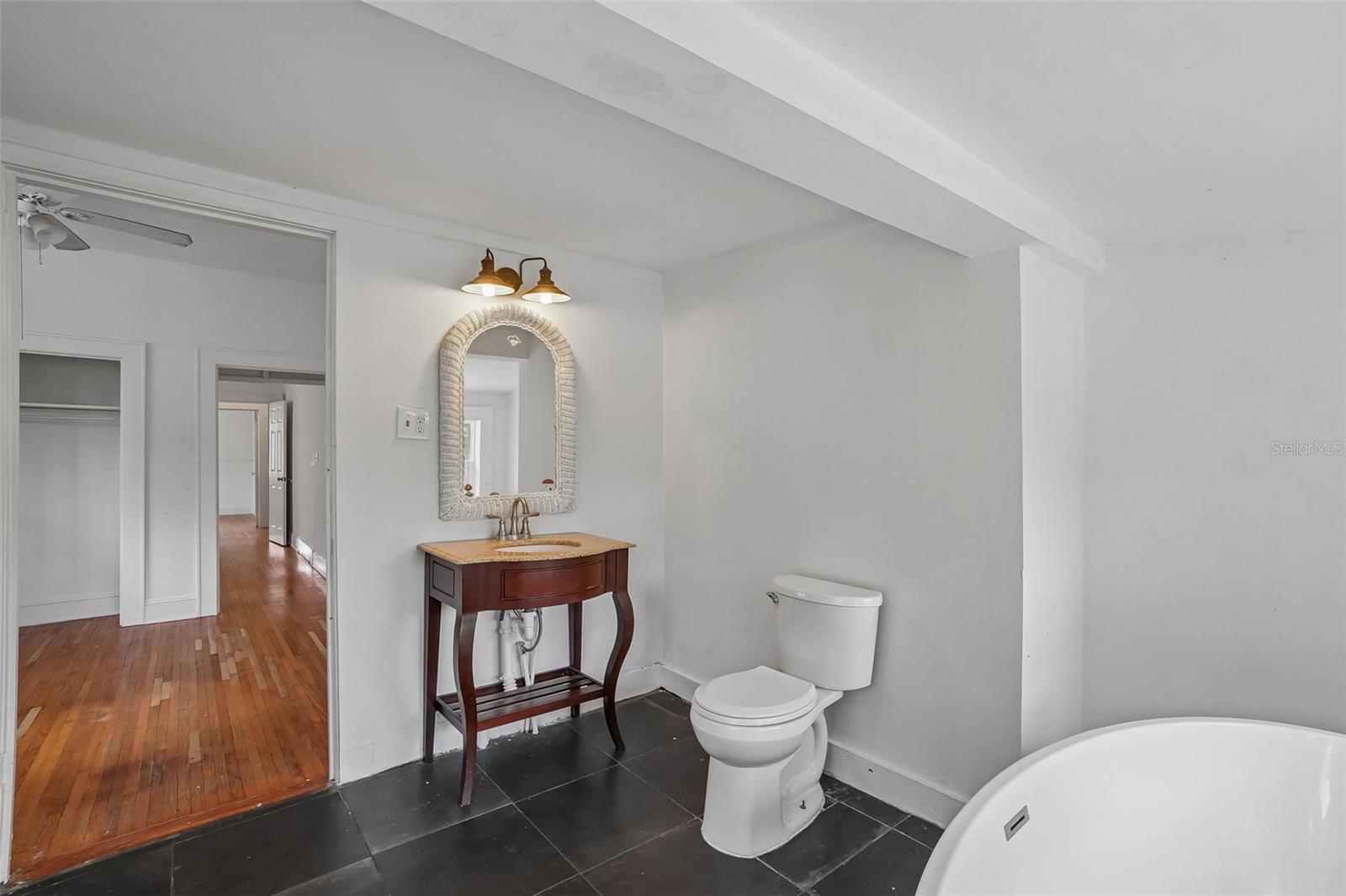 Primary Bathroom - Main View - 1533 E ELM RD, LAKELAND