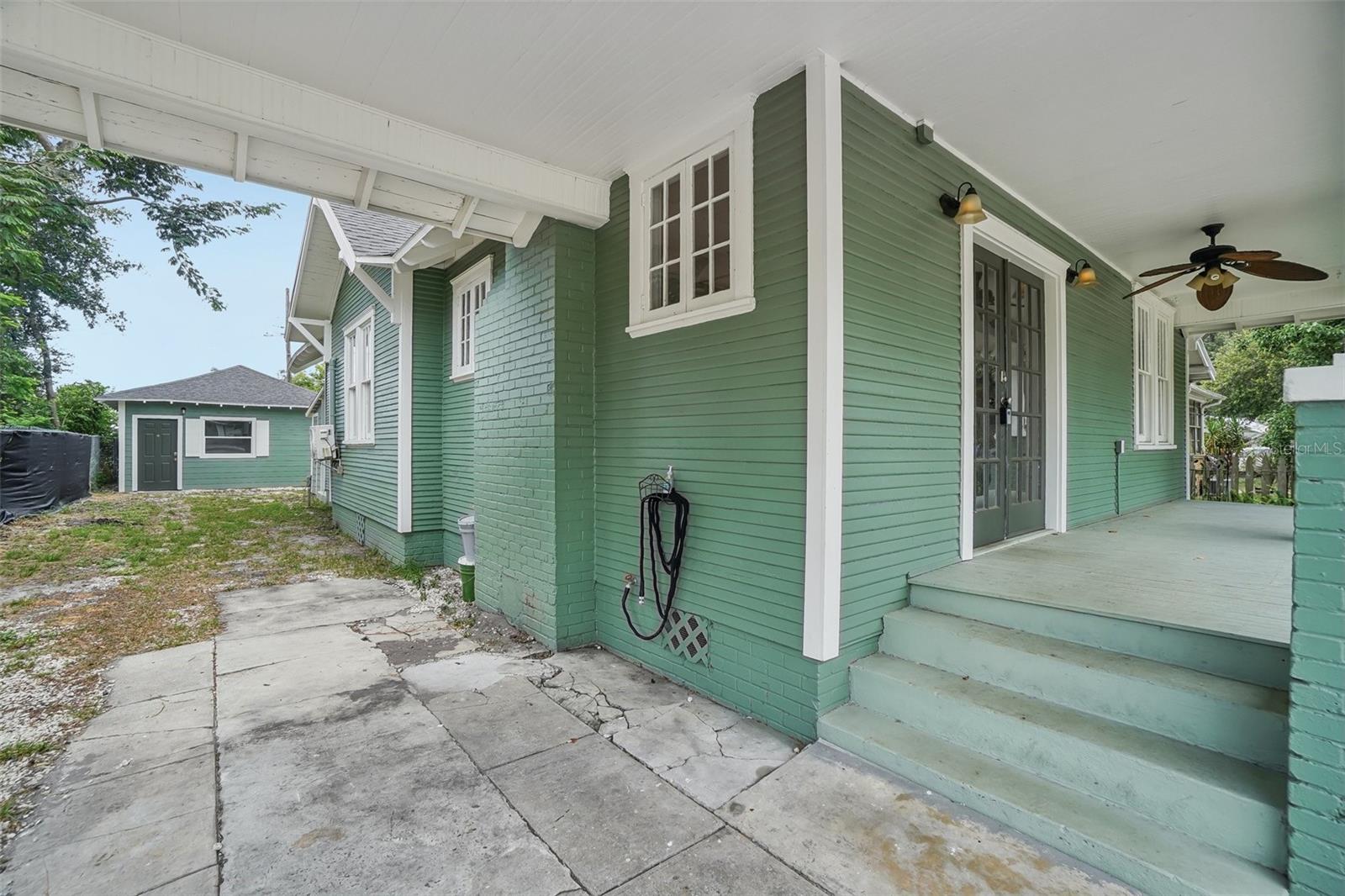 Main House Carport/Front Porch Detail View - 1533 E ELM RD, LAKELAND