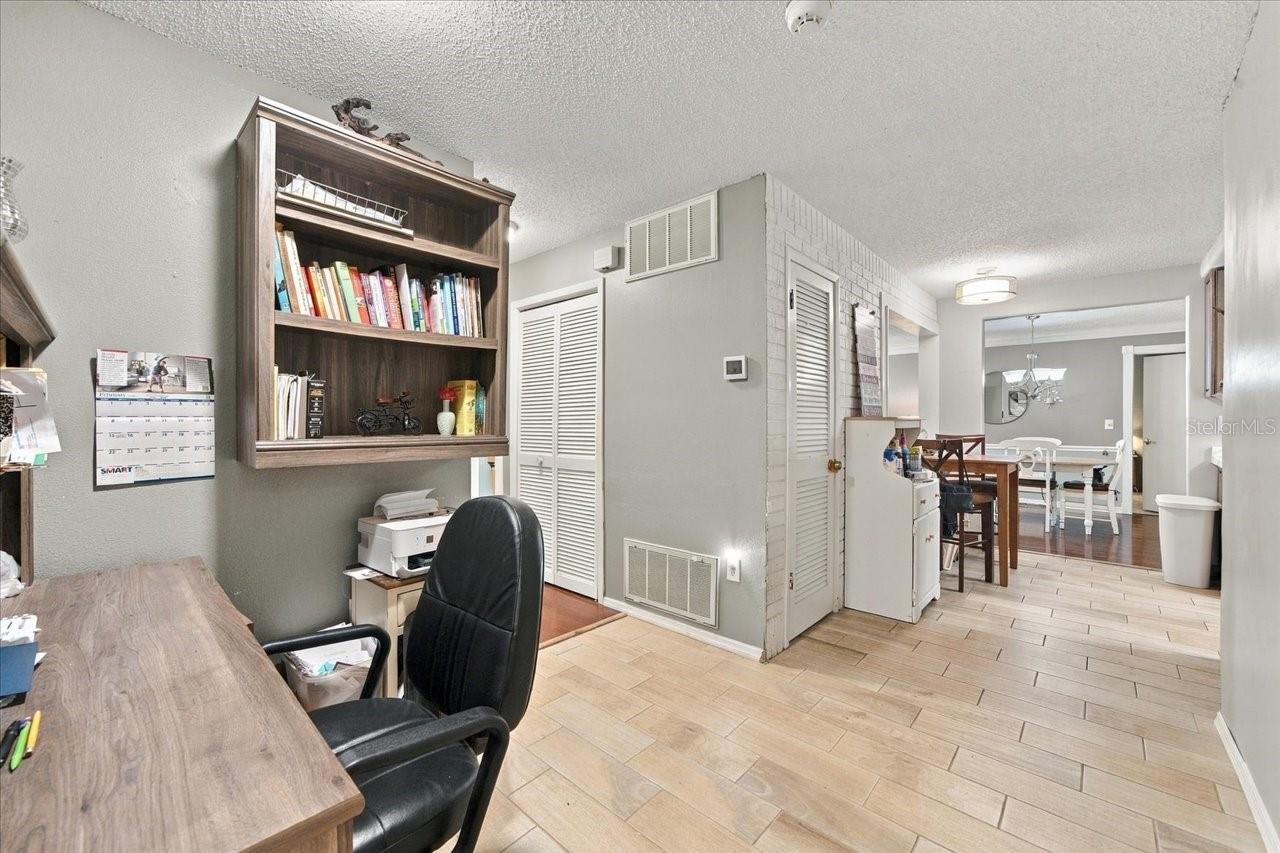 Extra FLex Space in Hallway - 8109 RUMFORD CT, HUDSON