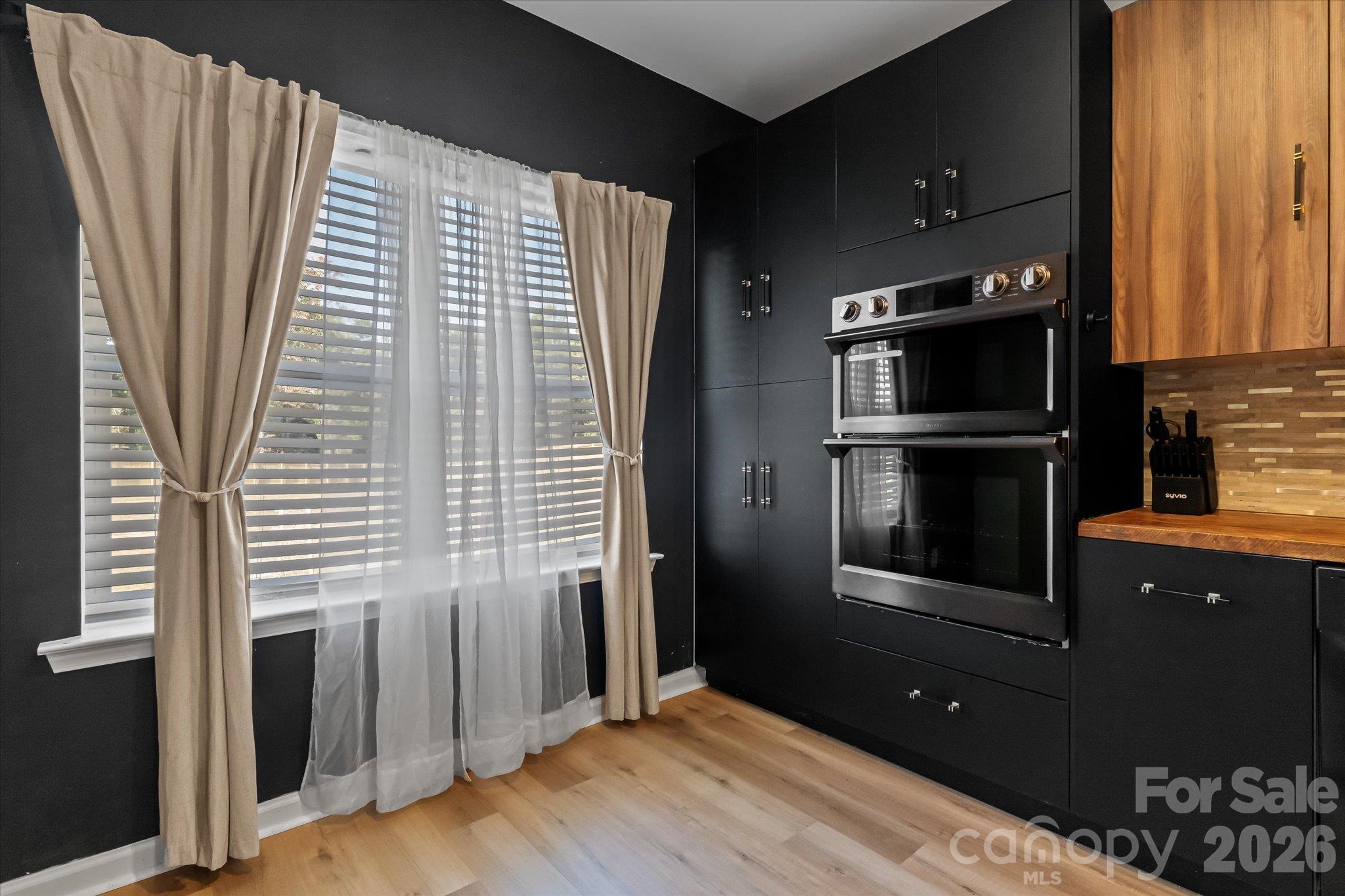 Single Family Residence at 7533 Bridle Court, Sherrills Ford, photo 12 of 23